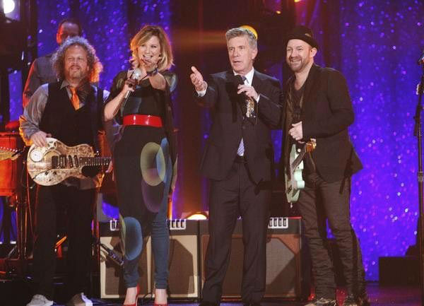 Country duo Sugarland performed 'Find the Beat...
