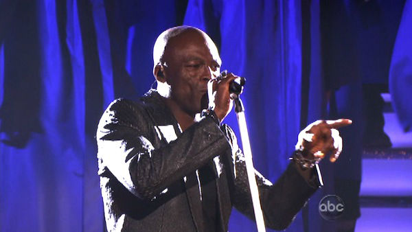 Seal returned to the ballroom to perform 'Lean...