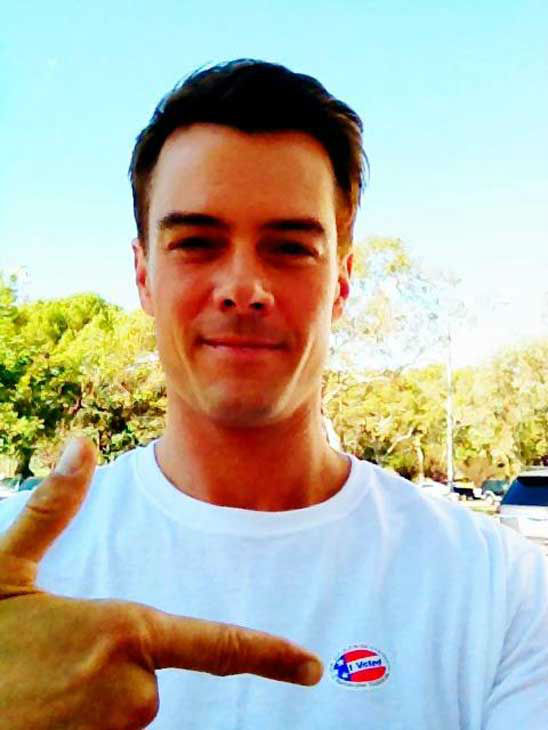 Josh Duhamel appears in a Twitter photo posted on November 6, 2012.