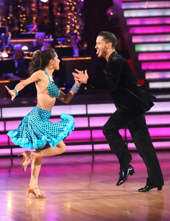 'General Hospital' actress Kelly Monaco and her partner Valentin Chmerkovskiy performed their 'Instant Dance' Jive to 'Cat and Mouse' on the 'Dancing With The Stars: All-Stars' finale on November 27, 2012.