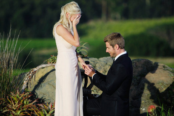 Brad Womack proposes to Emily Maynard with a...