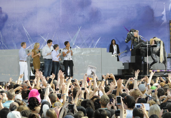 Lady Gaga performs live in Central Park to kick...