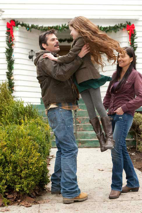 Billy Burke, Mackenzie Foy and Alex Rice appear...