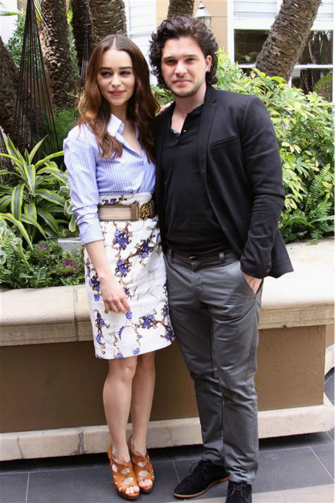 130318-galleryimg-otrc-emilia-clarke-sexiest-looks-game-of-thrones-press-conference-kit-harington.jpg