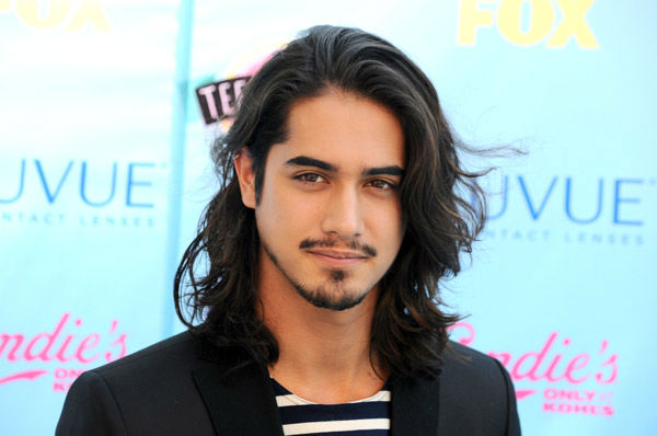 Avan Jogia arrives at the Teen Choice Awards at...