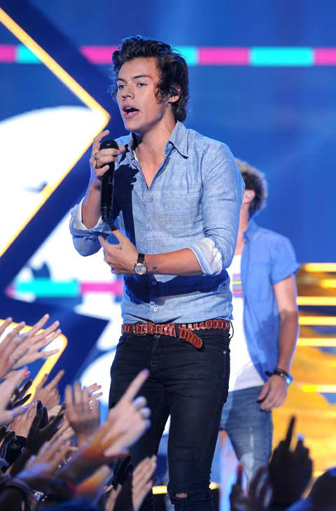 Harry Styles of One Direction performs onstage at 2013 FOX Teen Choice Awards, on Sunday, August 11,2013 in Universal City, Calif.