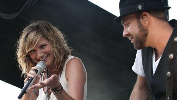 Jennifer Nettles and Kristian Bush appear in an undated 2009 photo posted on Sugarlands Facebook page. - Provided courtesy of facebook.com/sugarland Jennifer Nettles and Kristian Bush appear in an undated 2009 photo posted on Sugarlands Facebook page. - Provided courtesy of facebook.com/sugarland