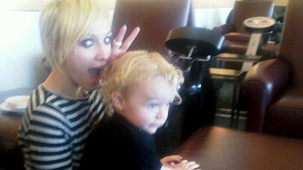 Ashlee Simpson-Wentz and son Bronx appear in this Oct. 12, 2010 photo posted on husband Pete Wentzs Twitter page. - Provided courtesy of http://twitpic.com/2x2rym Ashlee Simpson-Wentz and son Bronx appear in this Oct. 12, 2010 photo posted on husband Pete Wentzs Twitter page. - Provided courtesy of http://twitpic.com/2x2rym