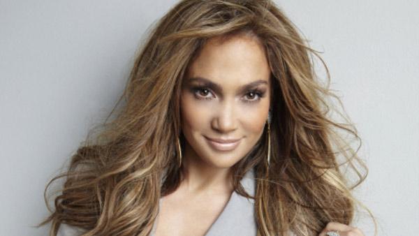 Jennifer Lopez reportedly cries on stage during a concert performance