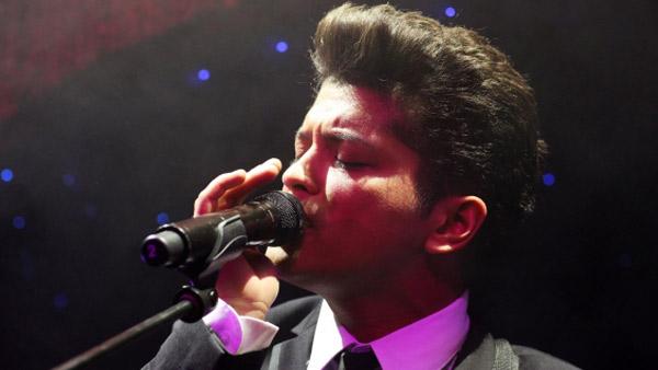 Bruno Mars performing at the Cafe De Paris in London on January 11, 2011. - Provided courtesy of Bruno Mars official website, brunomars.com. Bruno Mars performing at the Cafe De Paris in London on January 11, 2011. - Provided courtesy of Bruno Mars official website, brunomars.com.