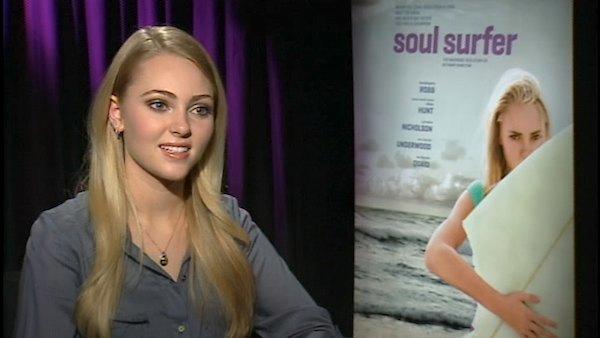 AnnaSophia Robb's'Soul Surfer' training