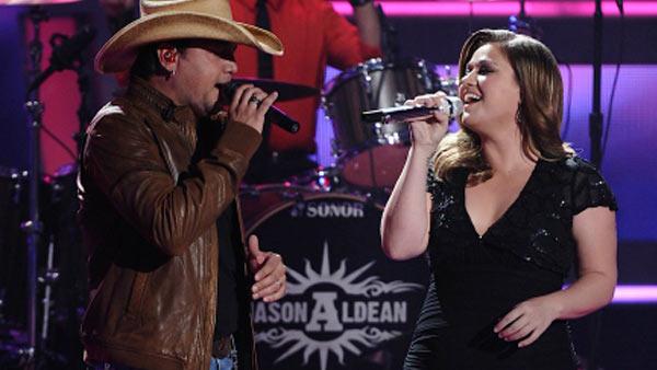 Kelly Clarkson performs on American Idol airing Thursday, April 14, 2011. - Provided courtesy of Fox/Michael Becker Kelly Clarkson performs on American Idol airing Thursday, April 14, 2011. - Provided courtesy of Fox/Michael Becker
