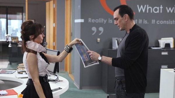 Hank Azaria and Natasha Leggero appear in a scene from the NBC show Free Agents. - Provided courtesy of Dean Hendler / NBC Universal Hank Azaria and Natasha Leggero appear in a scene from the NBC show Free Agents. - Provided courtesy of Dean Hendler / NBC Universal