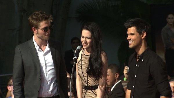 The Twilight stars talk about what its like to have their handprints immortalized at Graumans Chinese Theatre. - Provided courtesy of OTRC The Twilight stars talk about what its like to have their handprints immortalized at Graumans Chinese Theatre. - Provided courtesy of OTRC