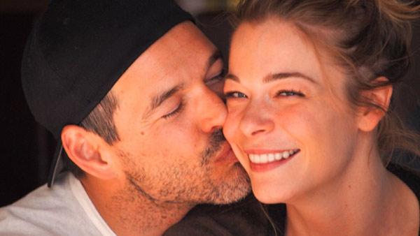 LeAnn Rimes and Eddie Cibrian appear in a photo posted on the singers Twitter account on March 24, 2012. - Provided courtesy of pic.twitter.com/6URyrhie LeAnn Rimes and Eddie Cibrian appear in a photo posted on the singers Twitter account on March 24, 2012. - Provided courtesy of pic.twitter.com/6URyrhie