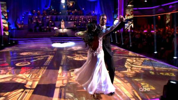 Telenovela star William Levy and his partner Cheryl Burke received 27 out of 30 points from the judges for their Viennese Waltz on week seven of 'Dancing With The Stars,' which aired on April 30, 2012.