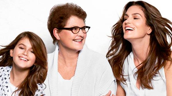 Cindy Crawford Poses In Ad With Mother And Daughter 9351