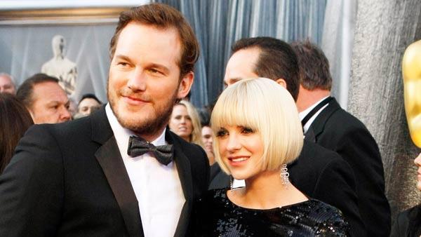 Chris Pratt, left, and Anna Faris arrive before the 84th Academy Awards on Sunday, Feb. 26, 2012, in the Hollywood section of Los Angeles.