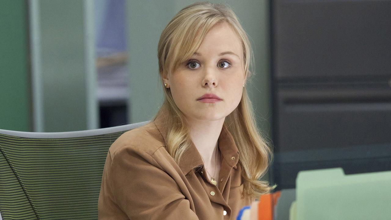 Alison Pill Tweets Topless Photo Apologizes Abc7 Com