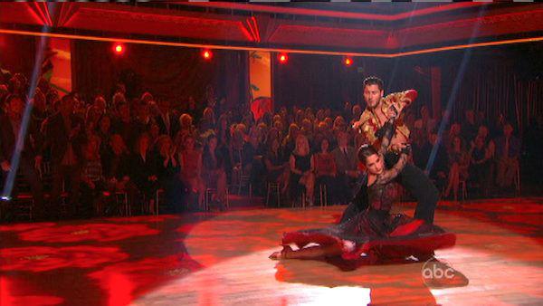 'General Hospital' actress Kelly Monaco and her partner Valentin Chmerkovskiy received 27 out of 30 points from the judges for their Paso Doble on 'Dancing With The Stars: All-Stars,' which aired on October 8, 201