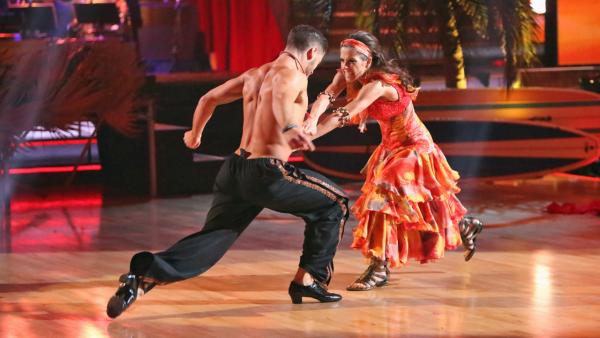 'General Hospital' actress Kelly Monaco and her partner Valentin Chmerkovskiy received 25.5 out of 30 points from the judges for their 'Surfer' Flamenco on 'Dancing With The Stars: All-Stars' on Monday, Nov. 19, 2012.