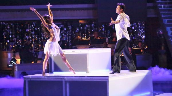 Reality star Melissa Rycroft and her partner Tony Dovolani received 30 out of 30 points from the judges for their Freestyle on 'Dancing With The Stars: All-Stars' on Monday, Nov. 26, 2012.