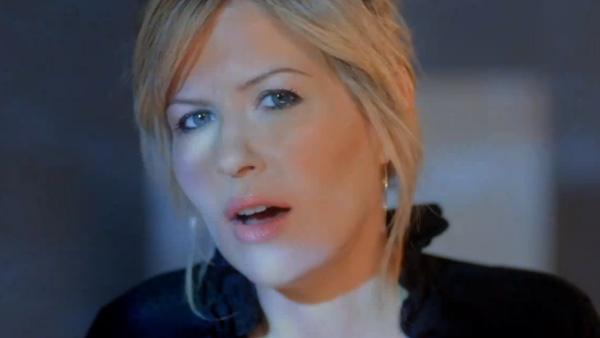 Dido appears in a scene from the 2010 music video 'If I Rise.'