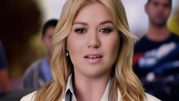 Kelly Clarkson appears in a scene from her 2013 music video, People Like Us. - Provided courtesy of youtube.com/kellyclarksonVEVO / RCA Records Kelly Clarkson appears in a scene from her 2013 music video, People Like Us. - Provided courtesy of youtube.com/kellyclarksonVEVO / RCA Records