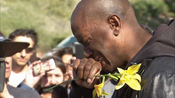 Tyrese Gibson llora a Paul Walker en el lugar del accidente