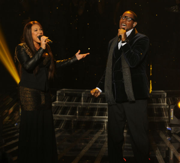 Melanie Amaro (L) and R. Kelly perform his 1996...