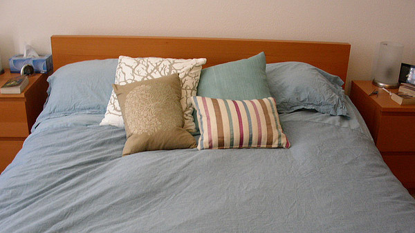 A photo of a bed.