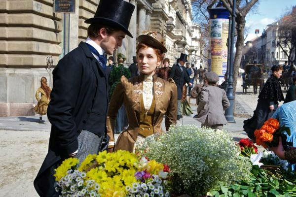 Robert Pattinson and Kristin Scott Thomas appear...