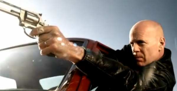 Willis appears in the 2010 music video 'Stylo.'