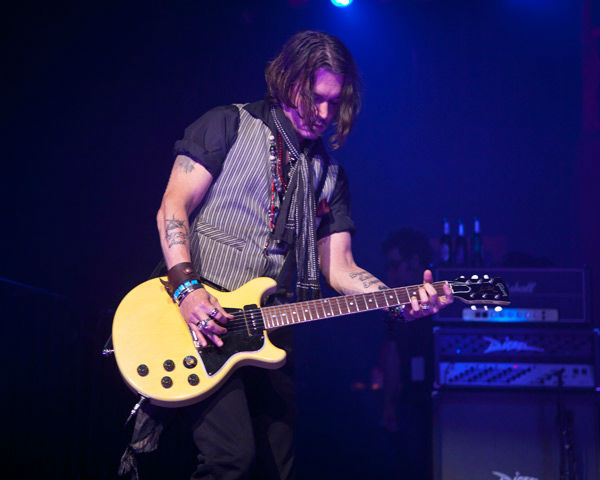 Johnny Depp appears in concert at the premiere...