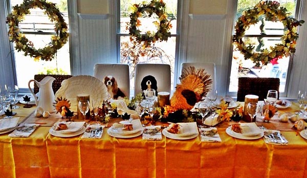 Julianne Hough, girlfriend of Ryan Seacrest, Tweeted this Instagram photo of their Thanksgiving table and their blenheim and tri-color Cavalier King Charles Spaniels, Lexi and Harley, on Thanksgiving Day - Nov. 22, 2012.