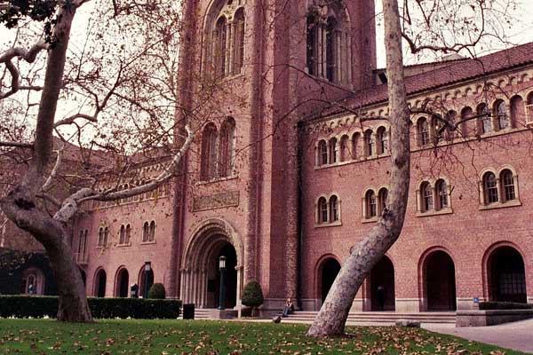 A photo of USC's George Finley Bovard Administration Building.