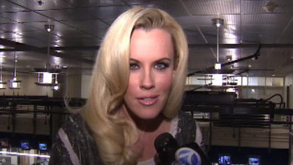 Jenny McCarthy talks to OnTheRedCarpet.com's...