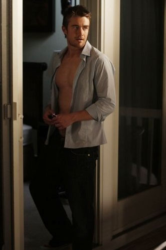 Robert Buckley in a scene from the hit TV-Show,...