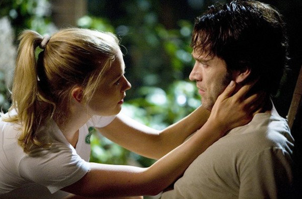 Anna Paquin and Stephen Moyer appear in a scene...