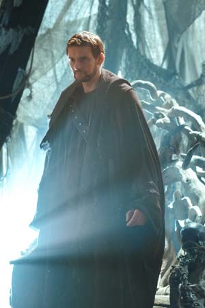 Callum Blue appears as Zod on the 'Smallville'...