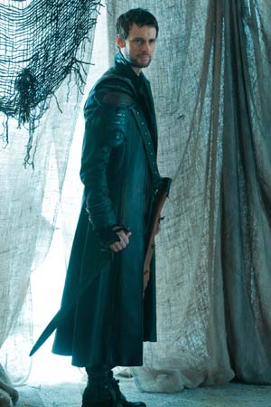 Callum Blue appears as Zod on the 'Smallville'...