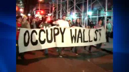 New York City police are investigating what they say is an online threat made against police officers by an apparent Occupy protester following a clash at Zuccotti Park