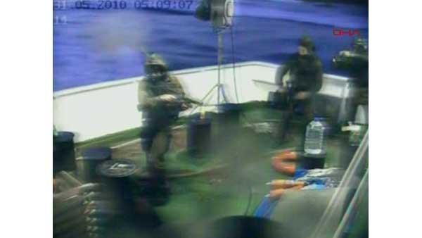 Israeli commandos storm aid flotilla
