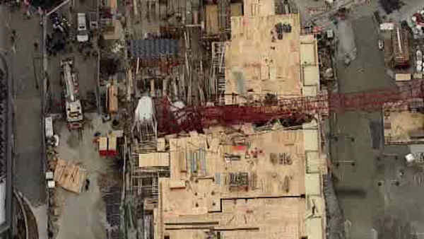 <div class="meta image-caption"><div class="origin-logo origin-image "><span></span></div><span class="caption-text">A large crane collapsed at a construction site in Long Island City, Queens.</span></div>