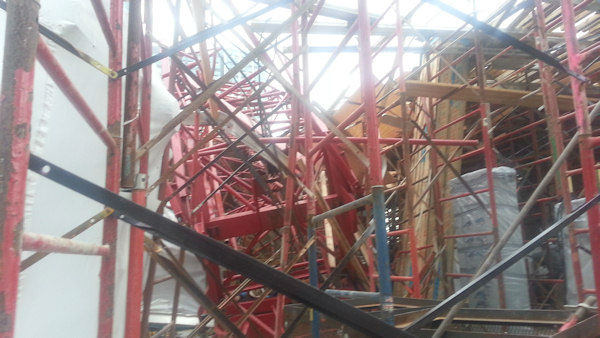 <div class="meta image-caption"><div class="origin-logo origin-image "><span></span></div><span class="caption-text">A large crane collapsed at a construction site in Long Island City, Queens.</span></div>