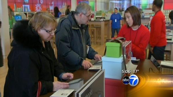 Macy's Oakbrook Center Mall employee claims he was forced to racially  profile shoppers; company denies allegations - ABC7 Chicago