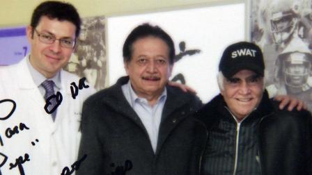 Vicente Fernandez (right) pictured with transplant surgeon Dr. Jose Oberholzer (left).