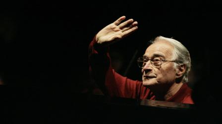 FILE - In this Sept. 26, 2007 file photo Maestro Bruno Bartoletti waves to the audience as he takes to the podium at the beginning of rehearsal for Verdis La Traviata at the Lyric Opera of Chicago. An Italian music company says maestro Bruno Bartoletti, who was associated with the Lyric Opera of Chicago for a half-century, has died a day before his 87th birthday, Sunday, June 9, 2013. Maggio Musicale Fiorentino said Bartoletti died in a Florence hospital Sunday after a long illness. In a career that saw Bartoletti conduct into his 80s, he served as the first music director of Chicagos Lyric Opera, starting as guest conductor there in 1956, when he was relatively unknown. Conducting frequently in Italy, Bartoletti was artistic director at Maggio Musicale from 1986-1991. He also conducted in Buenos Aires and at Milans La Scala. (AP Photo/M. Spencer Green, File)