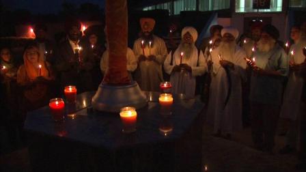 Sikhs in northwest suburban Palatine honored the victims of a Sikh temple shooting that happened a year ago Monday.