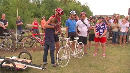 Family and friends of a Chicago police officer who was struck and killed while riding his bike create a memorial in his honor.